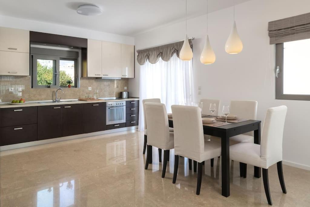 Luxurious And Modern House Near Town And Beach Асгуру Экстерьер фото