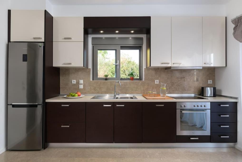 Luxurious And Modern House Near Town And Beach Асгуру Экстерьер фото